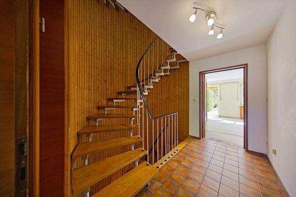 Flur & Treppenhaus EG