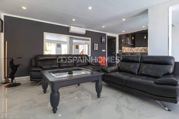 Stylish House with Pool in Montealto Benalmadena