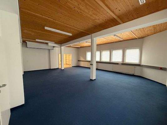 Büro m. Durchgang in Lager