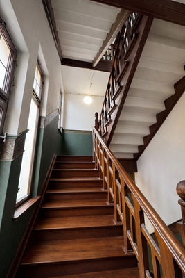 Erfurster Straße Treppenhaus.png