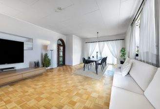 HELLES WOHNZIMMER (visualisiert)