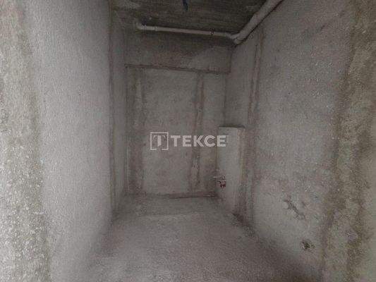 Apartment with Balcony and Elevator Building in Karşıyaka İzmir