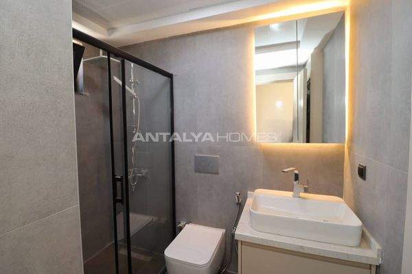 Apartments in a Complex with a Pool Near Hospital in Antalya