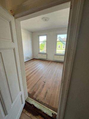 Wohnzimmer mittlere Whg.