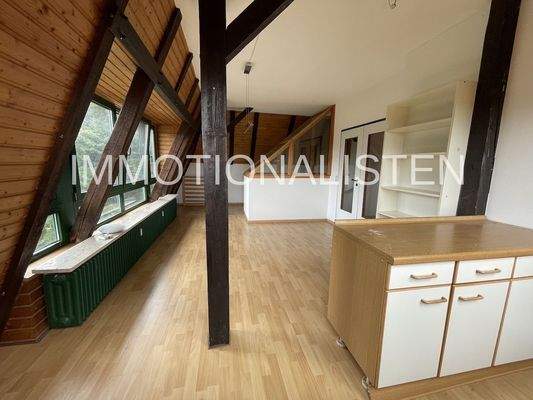 Dachgeschosswohnung Küche - Blick auf Wohnzimmer