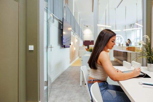 THE FIZZ Hannover Studyroom 7.jpg