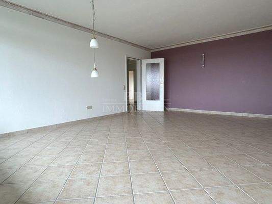 ... mit Zugang zum großen Balkon