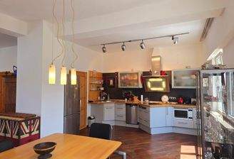 schicke stilvolle Einbauküche