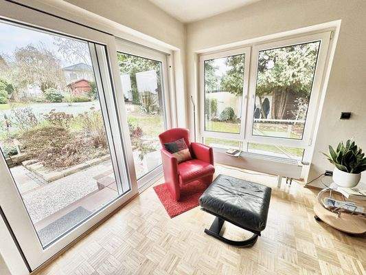 Lesezimmer, Hobbyraum mit Ausgang zur Terrasse (2)