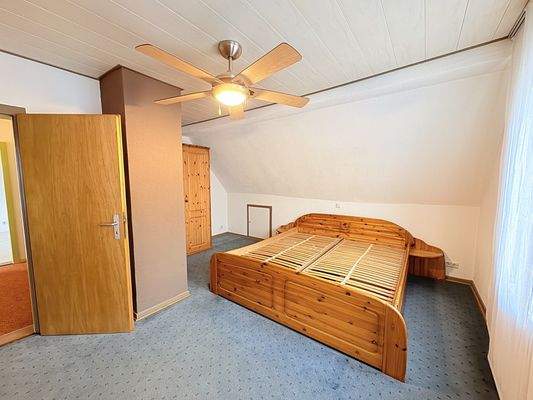 Schlafzimmer (OG)