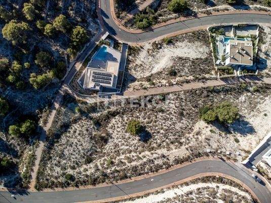 Elegant Villas Offering Sea Views in Finestrat Alicante