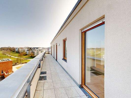 Großzügige Terrasse 2