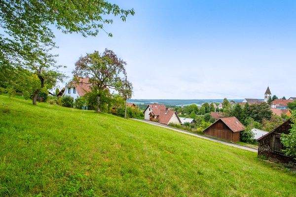 2 große Baugrundstücke