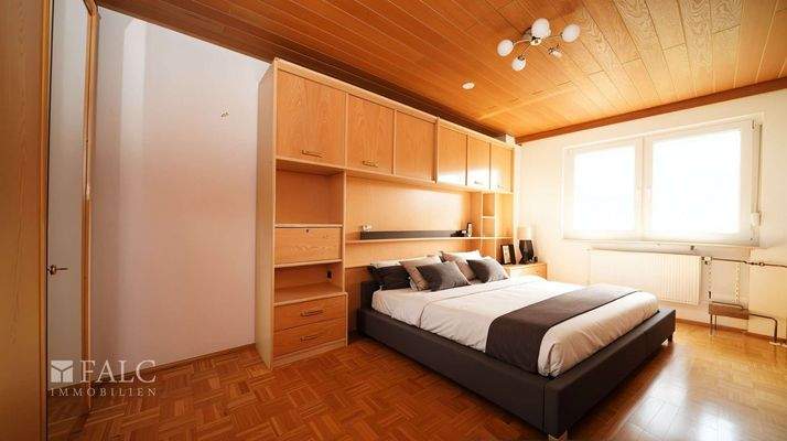 Schlafzimmer (Vis) OG