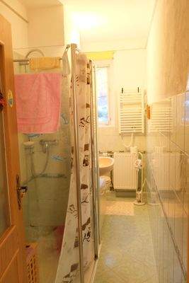 Badezimmer m. Dusche