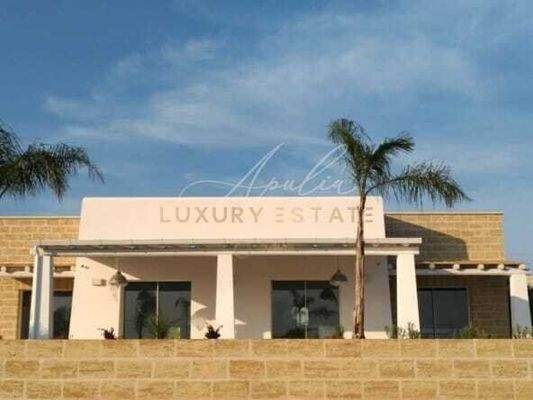 charakteristische Villa mit Pool in Santa Maria di Leuca