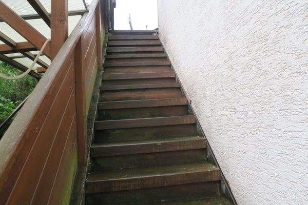 Treppe zum Balkon