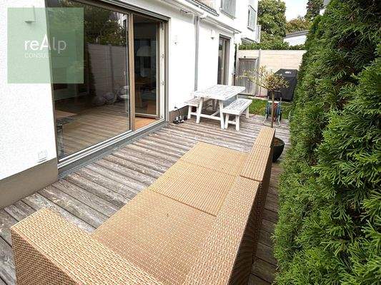 Private Terrasse mit hochwertigen Markisen-beleuchtet & WIndwächter