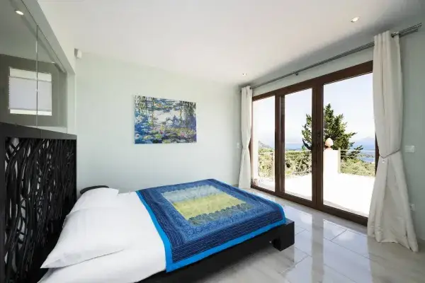 Luxury-Villas-Lefkada-the-white-house-Schlafzimmer