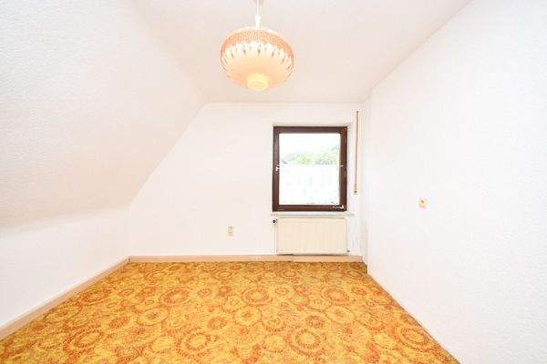 Schlafzimmer 2 von 3 DG