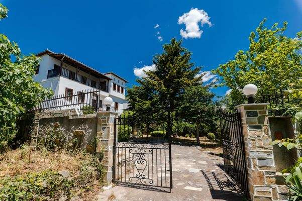 Traditionelle Villa in Pilion mit Meerblick 2.jpg