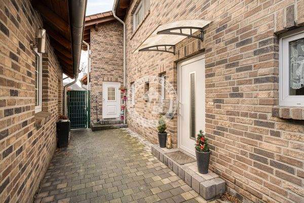 Die Ansicht der Hauseingänge