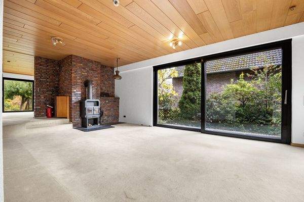 Wohnzimmer mit Kamin