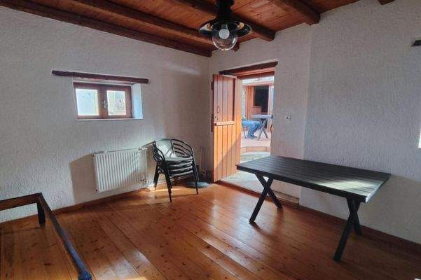 Kreta, Kavousi: Traditionelles Dorfsteinhaus mit Gästehaus zu verkaufen