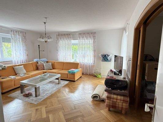 Wohnbereich mit Terrassen-Zugang