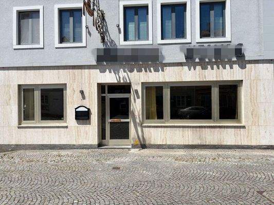 .. Außenbestuhlung möglich !