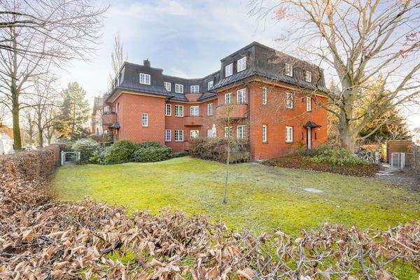 Blick zum Gemeinschaftseigentum von der Straßenseite