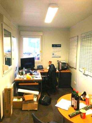 Büro 2 im angrenzenden Container