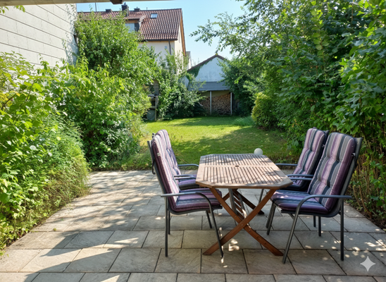 Terrasse - Zur Whg im OG