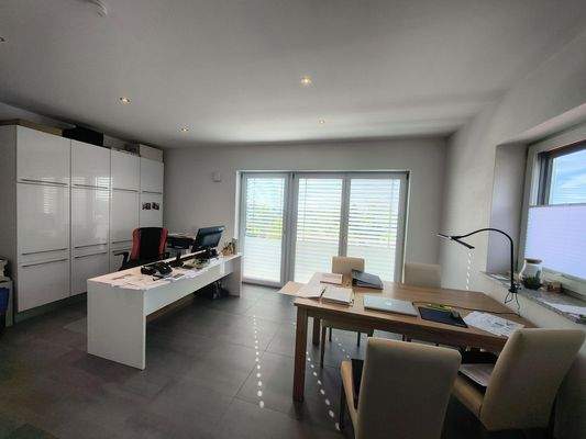 Büro  - Obergeschoss