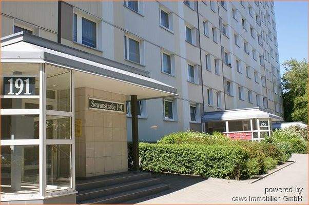 6. überdachter Eingangsbereich