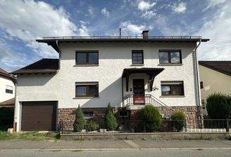 Haus Strassenansicht