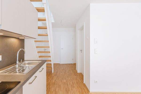 Küche und Eingangsbereich.jpg