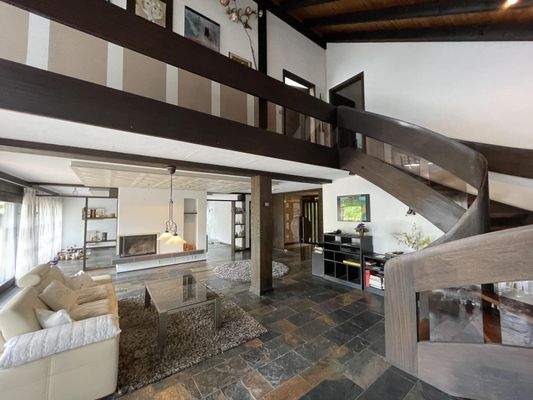 Treppenaufgang in das Dachgeschoss...