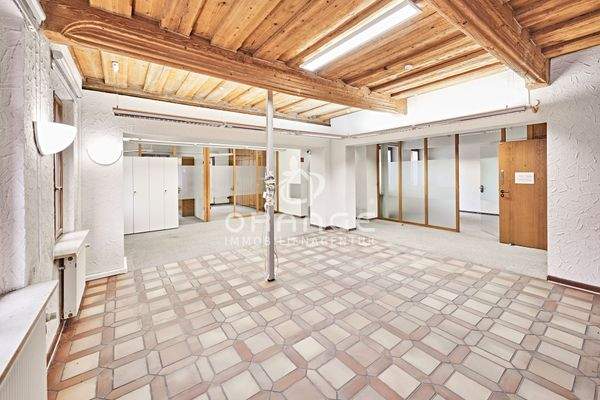 Blick vom Hauptraum auf alle 3 Besprechungsräume