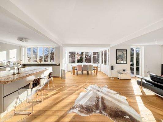 AUF >90QM WOHNEN ESSEN KOCHEN