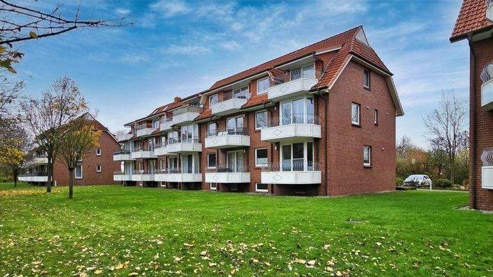 Doppelhaus mit 2 x 9 Wohnungen