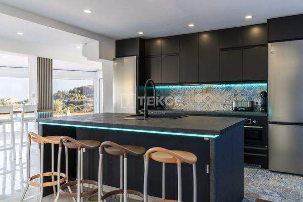 Elegant Design Villa for Sale in Benalmadena Malaga