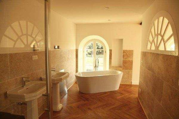 Das Bad - Travertin gefliest