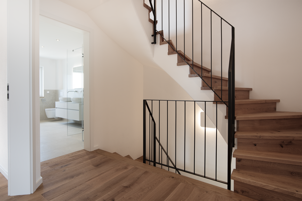 Flur Obergeschoss mit Blick Bad