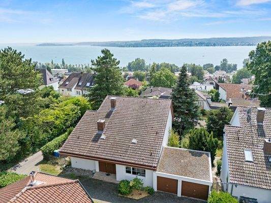 Luftaufnahme - Haus und Doppelgarage