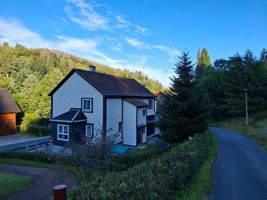 Rückansicht vom Wanderweg aus