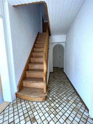 EG: Treppenaufgang ins OG