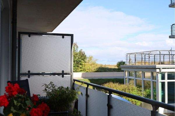 Nordost-Balkon mit Dünenblick und Sicht auf die Ostsee