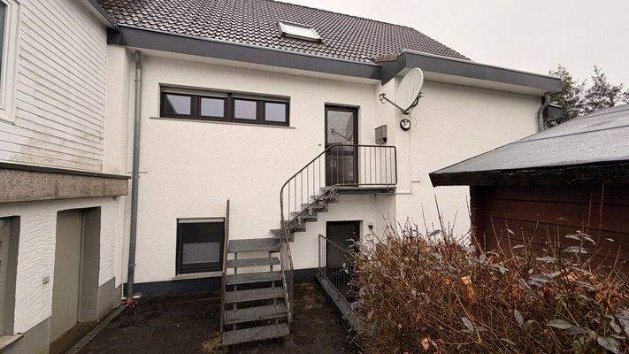 Außenansicht - Rückseite - Wohnungseingang