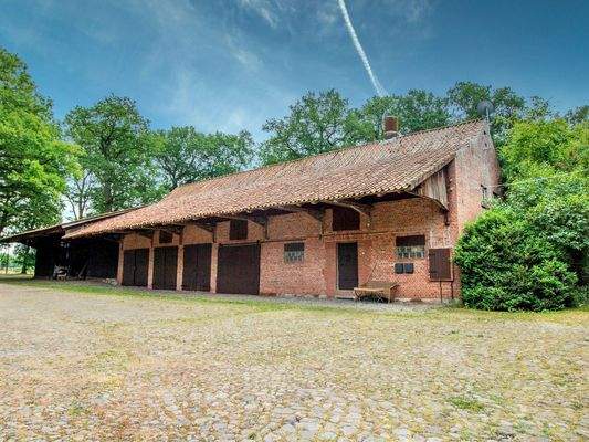 Garagen + Abstellräume